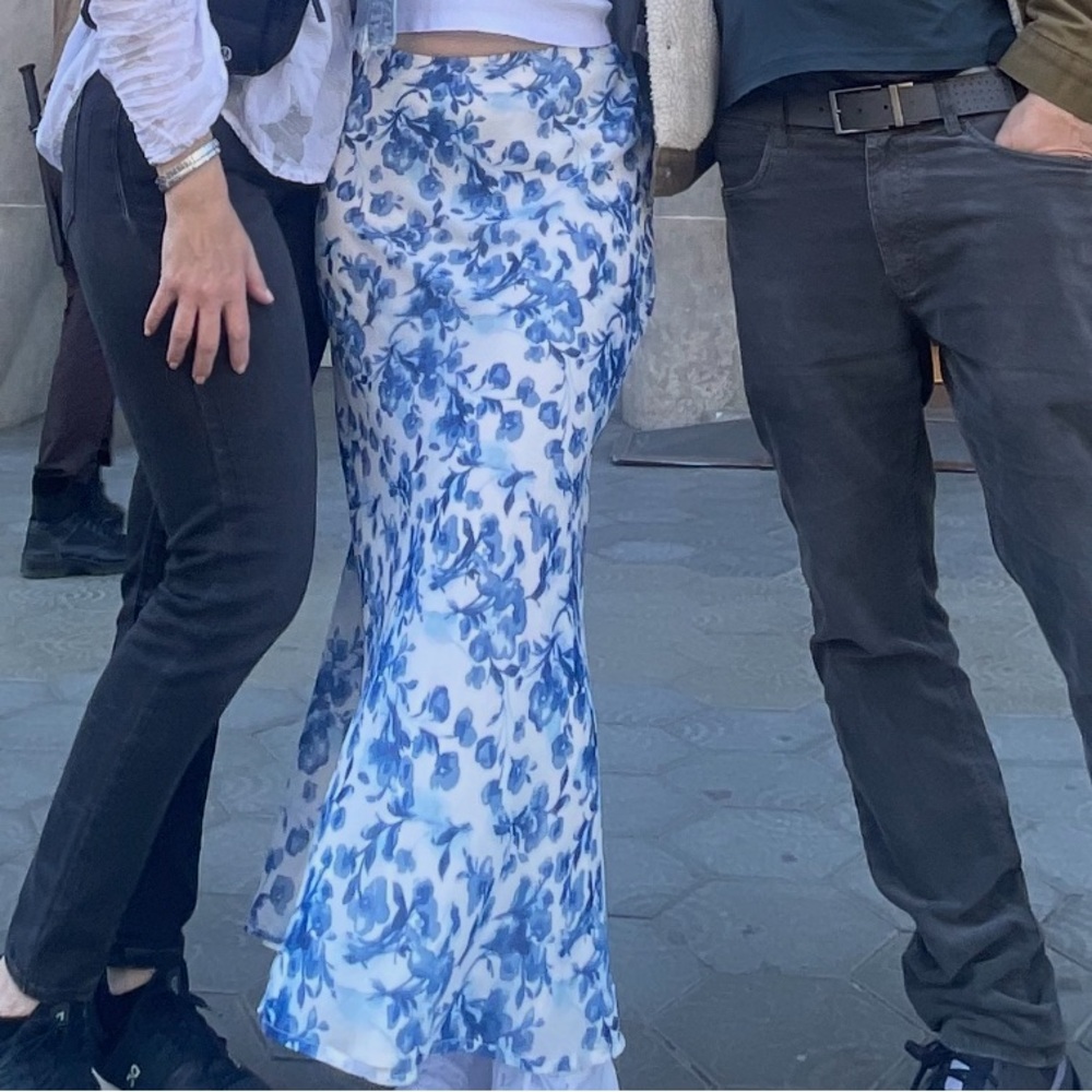 Abercrombie floral midi skirt blue print